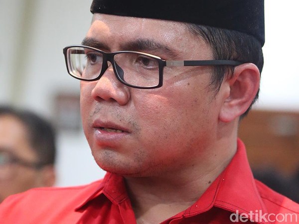 Arteria Tirukan Wanita 'Anak Jenderal TNI': Gue Kenal Ketum Partai, Habis Lu