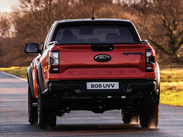 Nova Ford Ranger Raptor 2023 esportiva