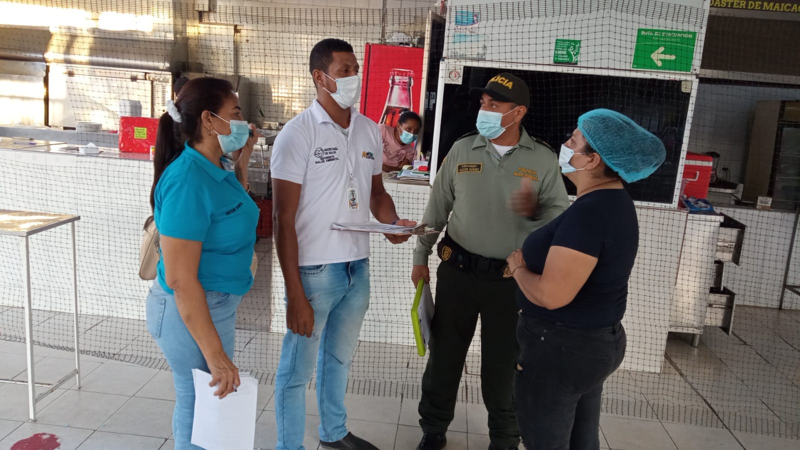 https://www.notasrosas.com/En Maicao: Policía de Turismo socializa decretos que reglamentan la presentación del Carnet de Vacunación, para ingresar a sitios de aglomeraciones