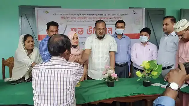 বকশীগঞ্জের ধানুয়া কামালপুরে টিসিবি কার্যক্রমের উদ্বোধন