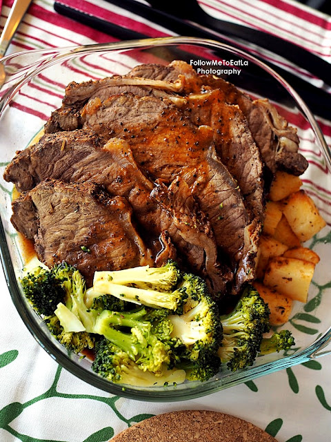 Roast Beef with Black Pepper Sauce, Rosemary Potatoes & Broccoli RM 23.90 (Available until 28 February 2022)