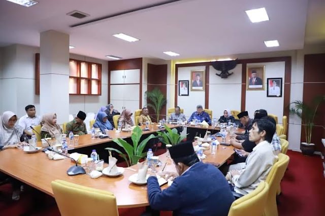 Wako dan DPRD Kota Solok Tandatangani Berita Acara tentang Penyempurnaan Hasil Evaluasi Rancangan Peraturan Daerah dan Peraturan Wali Kota tentang Perubahan APBD TA 2023