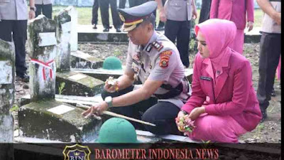 Polres Lahat Gelar Ziarah Taman Makam Pahlawan Puspa Bhakti Dalam Rangkaian HUT Bhayangkara 