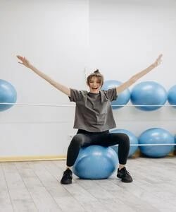 Ball exercise for the abdominal muscles?