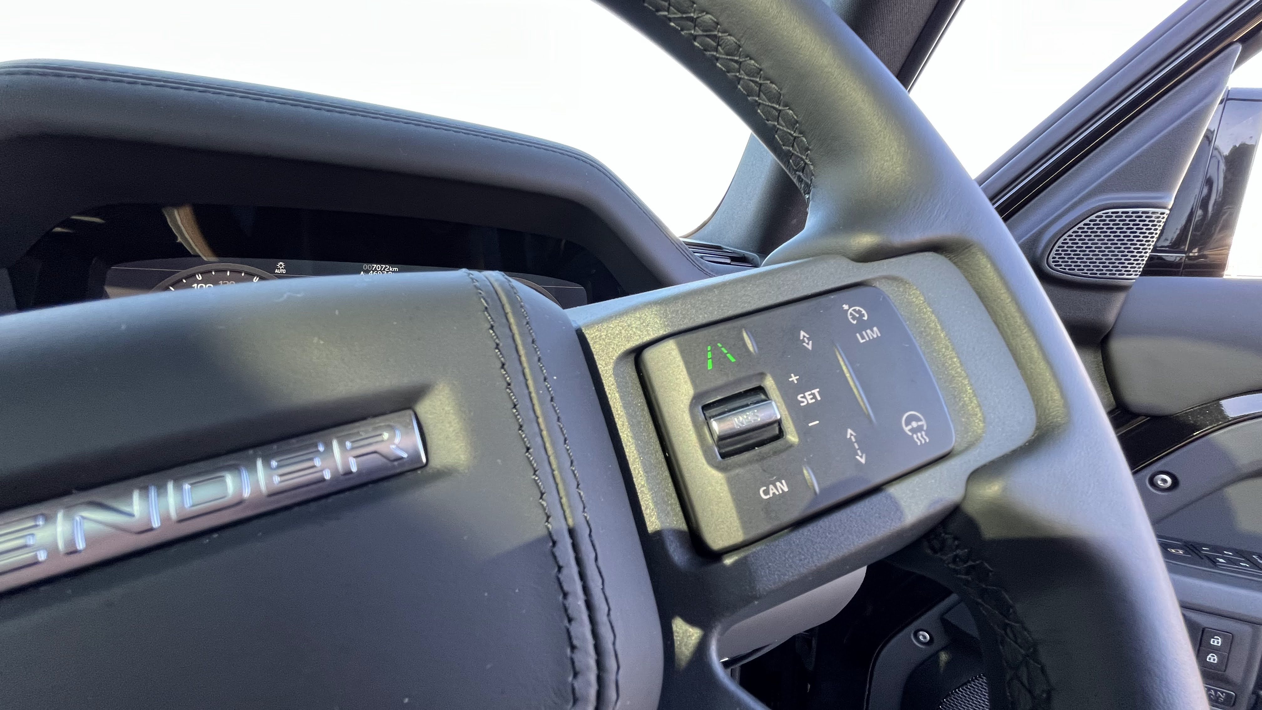 DEFENDER 110X Steering wheel