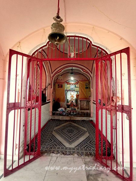Main gate of Rani Chundawat Dadi Sati Temple in Rajasthan