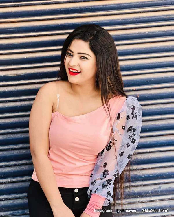 Odia Actress Jyotirmayee (Nupur) Hot and Glamorous Photos, must checkout