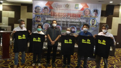 Pengukuhan SMSI Kota Tangerang, Kejari Bagikan Kaos Berlebel 'Jaksa Sahabat Media'