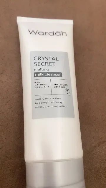 Wardah Crystal Secret Milk Cleanser