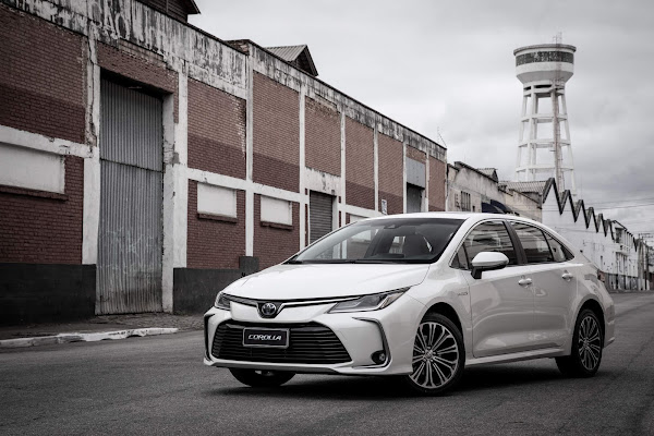 Toyota capta R$ 700 milhões para financiar Corolla híbrido