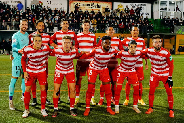 GRANADA C. F. Temporada 2021-22. Aarón Escandell, Germán, Raúl Torrente, Adrián Butzke, Luis Abram, Carlos Bacca. Santiago Arias, Ismael Ruiz, Yan Eteki, Sergio Escudero, Monchu. ATLÉTICO MANCHA REAL 1 GRANADA C. F. 0 Jueves 16/12/2021, 21:00 horas. Copa del Rey, 2ª eliminatoria, partido único. Mancha Real, Jaén, Polixdeportivo de la Juventud