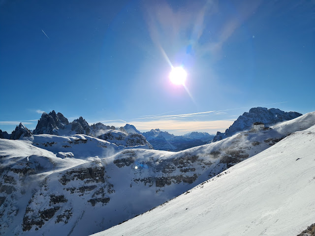 Accumuli eolici nella zona del rifugio Auronzo e nel gruppo dei Cadini (foto: servizio prevenzione valanghe Alto Adige, 30.01.2023)