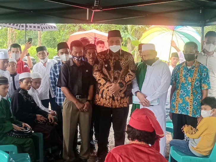 Kades Moncongloe Bulu, Dampingi Bupati Chadir di Peletakan Batu Pertama Pembagunan Masjid Tammu Tammu