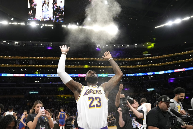 LeBron llega a 40.000 puntos y amplía récord pero Nuggets vencen a Lakers