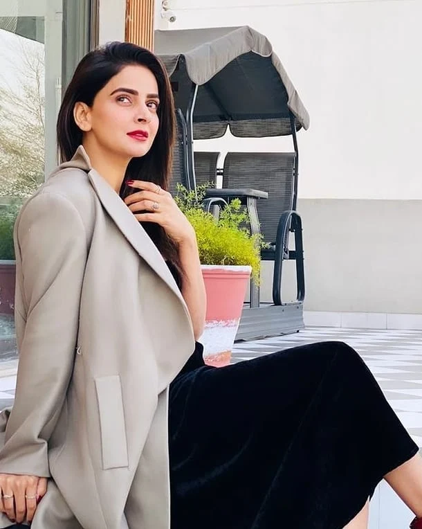 Saba Qamar Hot and gorgeous looks