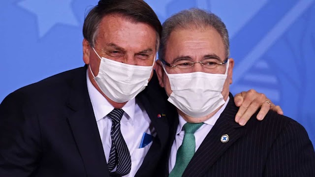 Bolsonaro diz que Queiroga vai decretar 'fim da pandemia' no mês que vem