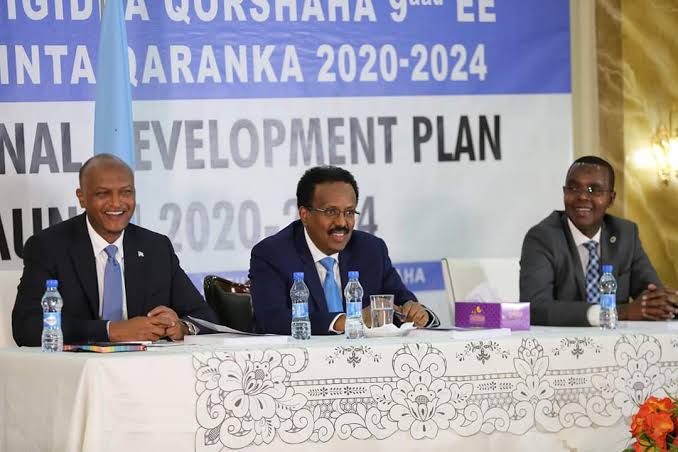 Farmajo begins to introduce his supporters to Parliament