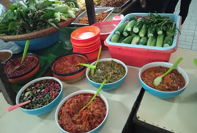 Makan Siang Nostalgia di Rumah Makan Ibu Bunut Sukabumi