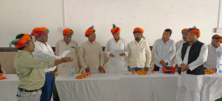 सफाई मजदूर कांग्रेस के नवनियुक्त पदाधिकारी को चेयरमैन काल्या ने शपथ दिलाई!