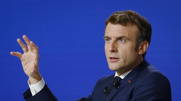 Macron : « Faire peser les contraintes sur les non-vaccinés reste notre boussole absolue !! »