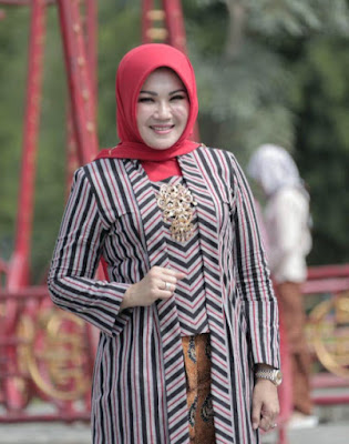 Baju kebaya modern untuk pesta