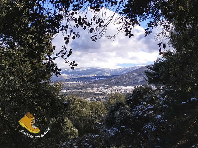 VISTA A LAS MONTAÑAS DESDE EL SENDERO DE CABEZA GRANDE