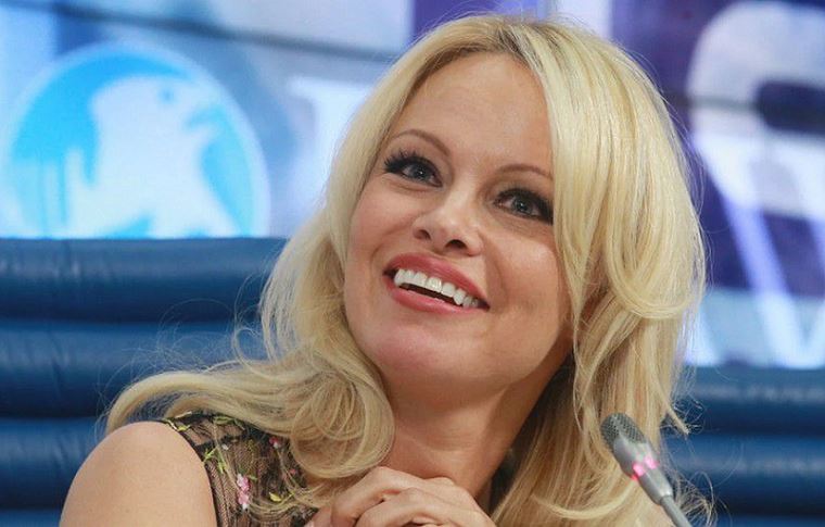 Pamela Anderson announces Netflix documentary