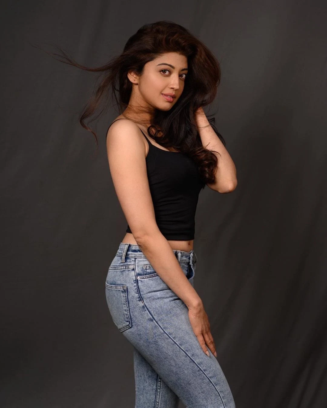 18 Hot & Sizzling Photo’s of Pranitha | Pranitha Subhash Hot, Sexy & Latest Photos