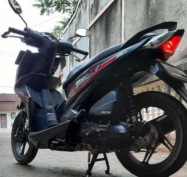 modifikasi warna motor beat fi hitam sederhana