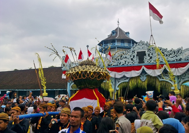 Tradisi Sekaten Keraton Yogyakarta dan Surakarta