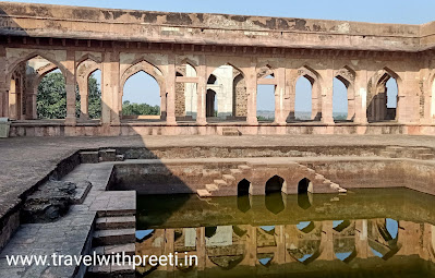 बाज बहादुर का महल मांडू - Baz Bahadur's Palace Mandu