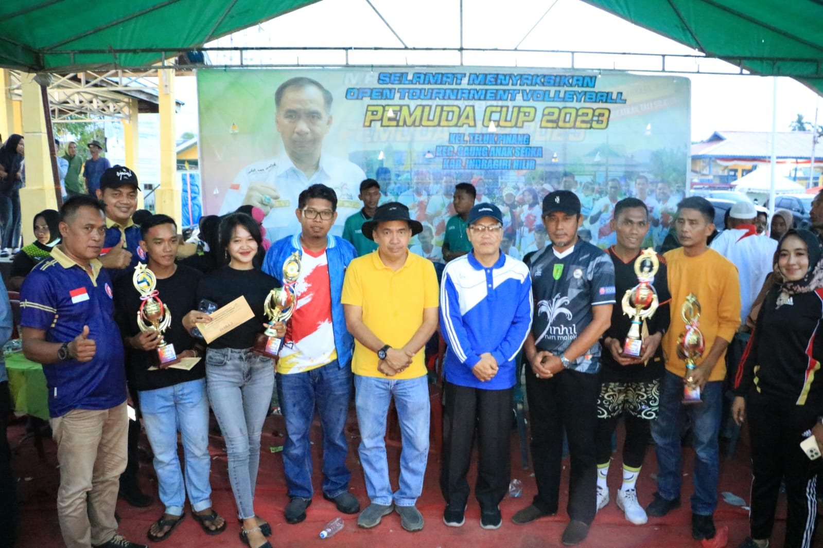 Disaksikan Ribuan Pasang Mata, DR. H. Ferryandi Resmi Tutup Open Turnamen Pemuda Volley Ball Kecamatan Gas 2023