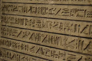 tulisan-mesir-kuno