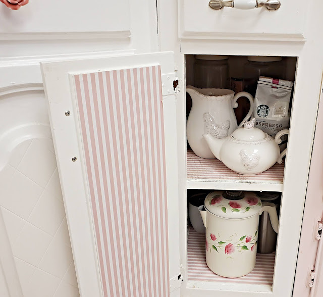 Penny's Vintage Home: Kitchen Cabinet Coffee Corner for the Holidays