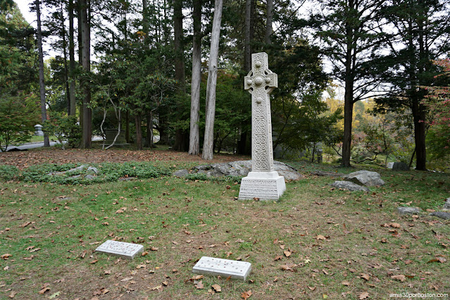 Tumba de Andrew Carnegie en el Cementerio de Sleepy Hollow