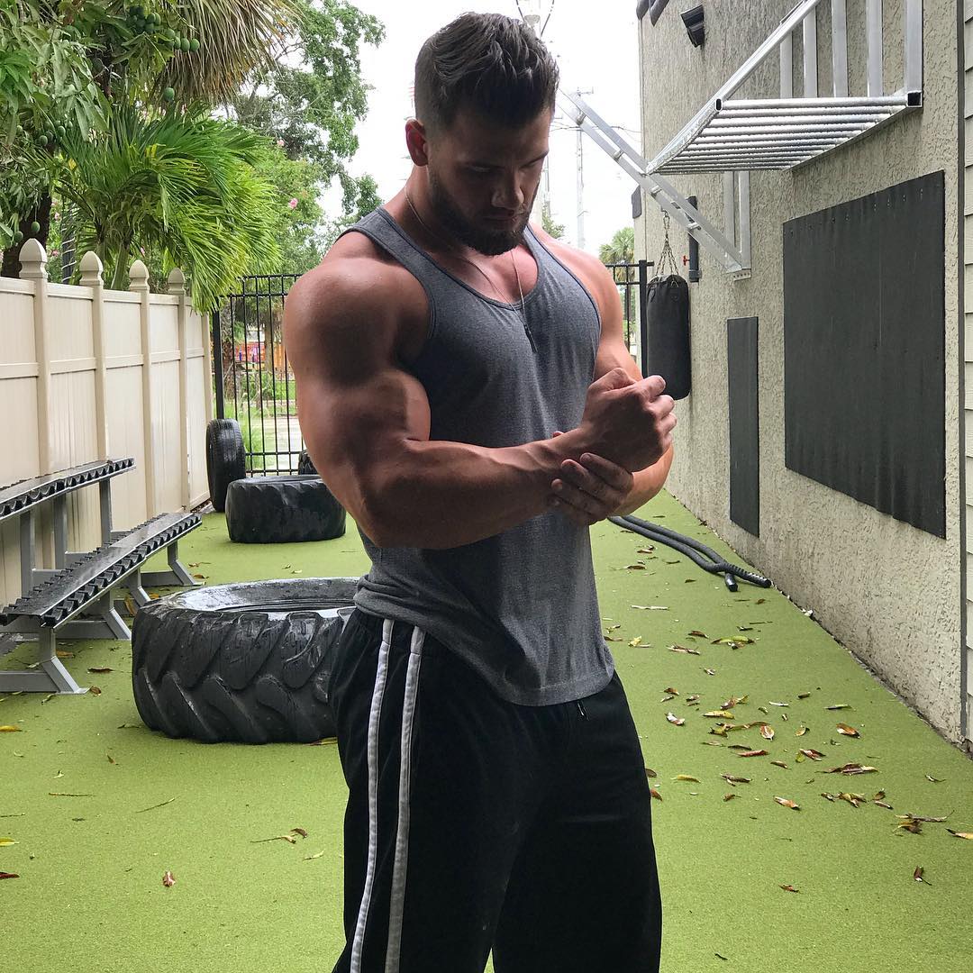 straight-sexy-hunk-bearded-strong-man-big-biceps