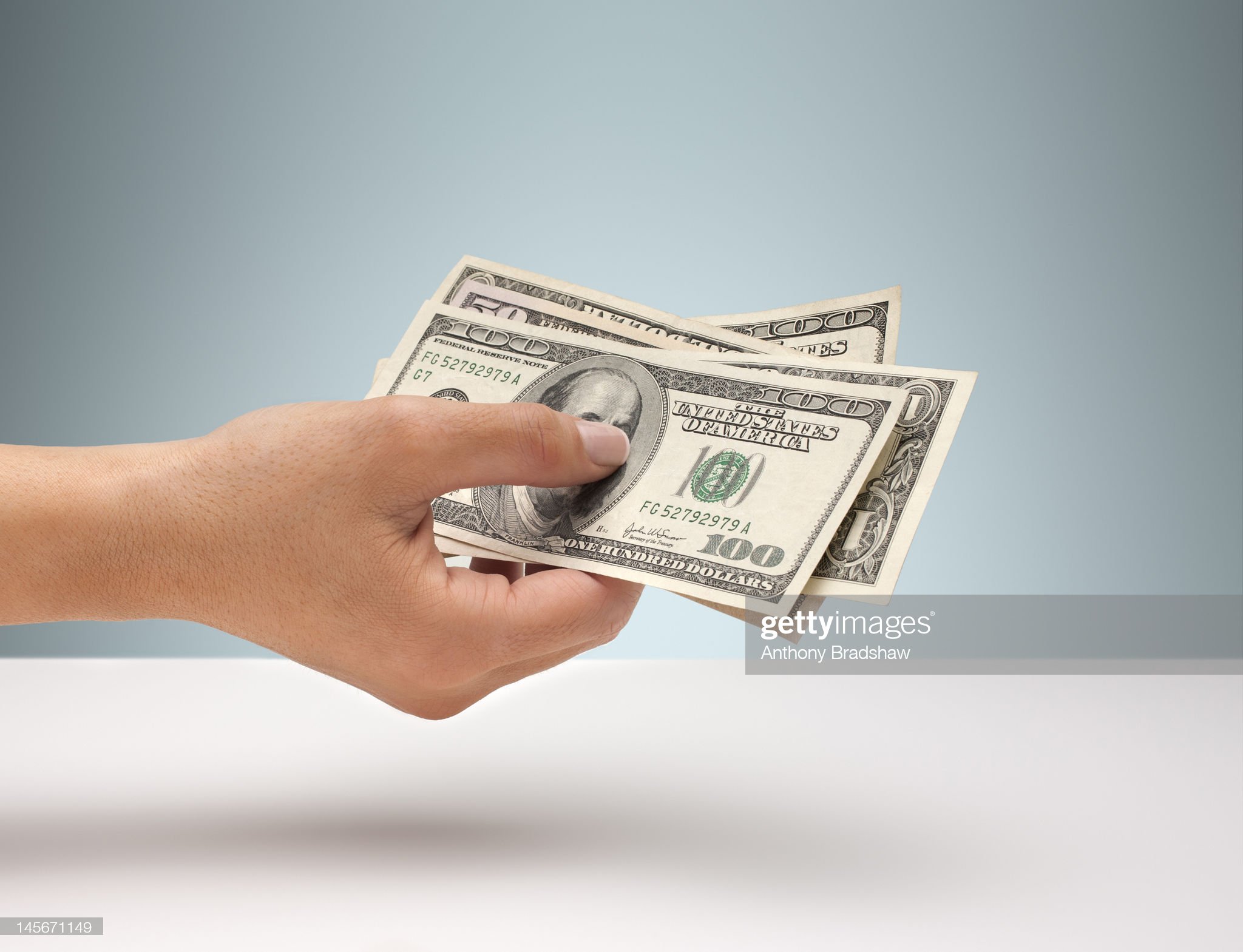 US Dollar in Cash in Hand, Learn Manage Your Finances