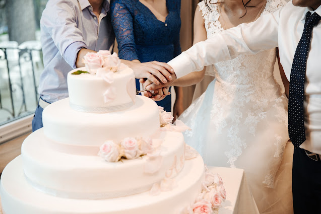 5 Unique Facts Behind Wedding Cake