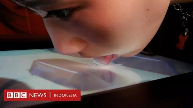 Jepang Ciptakan Layar TV yang Dapat Dijilat untuk Cicipi Makanan Jarak Jauh