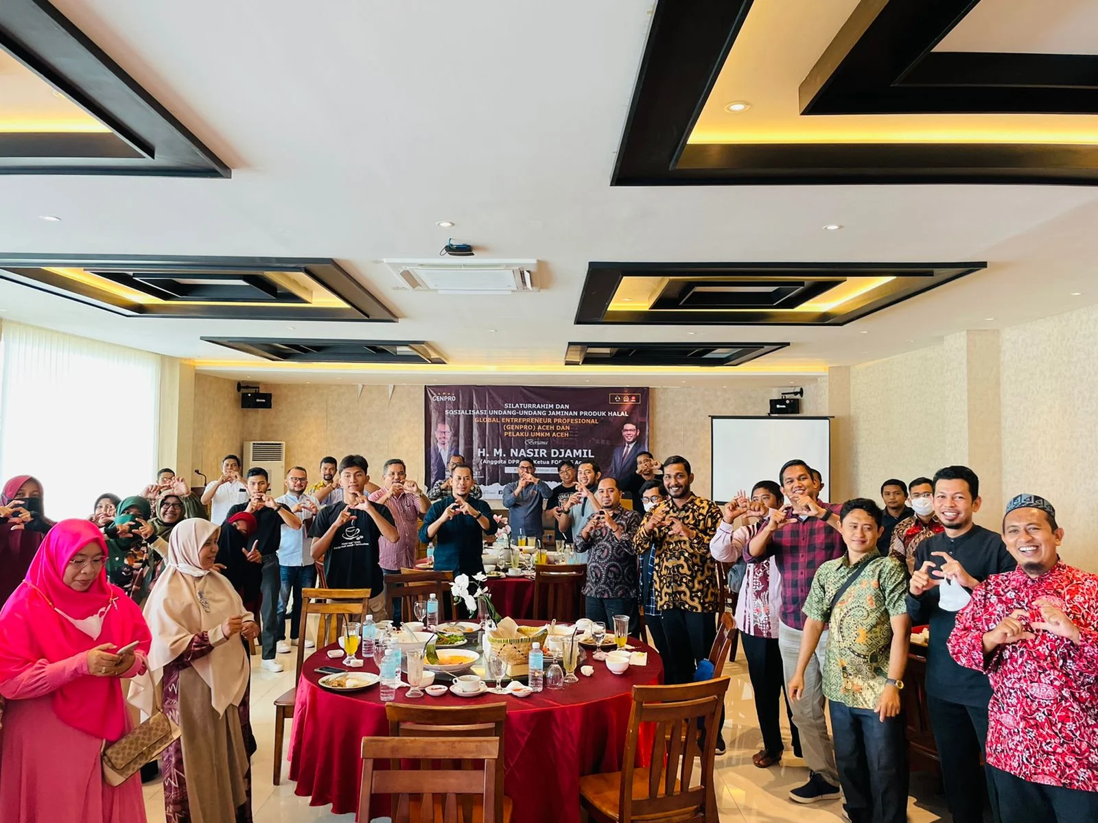Sosialisasi Undang-Undang Jaminan Produk Halal di Aceh, Nasir Djamil Gandeng GENPRO Aceh Ajak Pengusaha Peduli Produk Halal