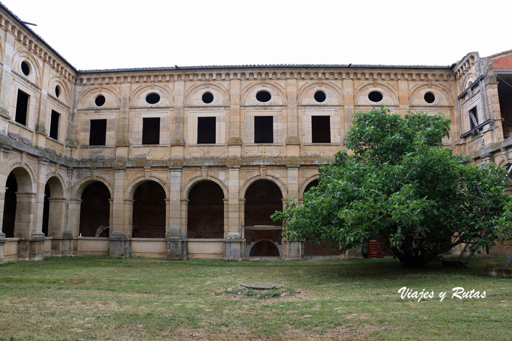 Claustro del Monasterio de Sandoval, León