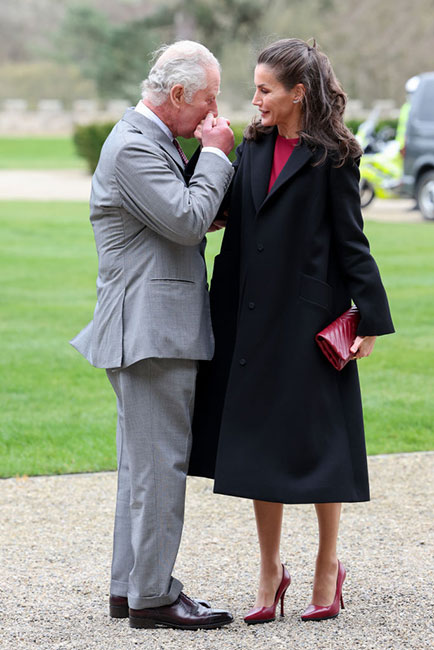 Prince Charles welcomed the Spanish royal with a sweet kiss on the hand