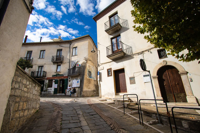 Murales di Satriano di Lucania-Piazza Plebiscito