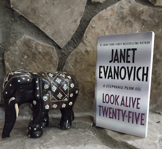 book review look alive twenty five janet evanovich
