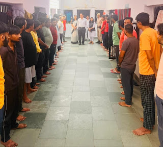 जिला एवं शेषन न्यायाधीश शर्मा ने जेल का आकस्मिक निरीक्षण कर कैदियों से व्यवस्थाओं के बारे में जानकारी ली।