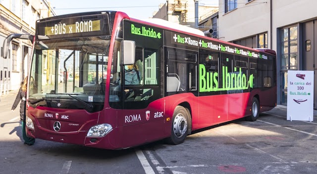 Atac, alla scoperta dei nuovi autobus ibridi di Roma