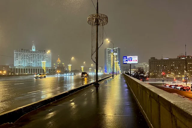 Новоарбатский мост