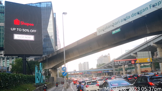 Converse Ad Federal Highway Digital Screen Advertising Malaysia Digital Out of Home Advertising Kuala Lumpur