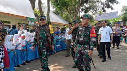 Kunjungan Letnan Jendral TNI-AD M Syafi'i Kaseno untuk TMMD Desa Pangklungan, Kecamatan Wonosalam-Jombang, Jawa Timur 