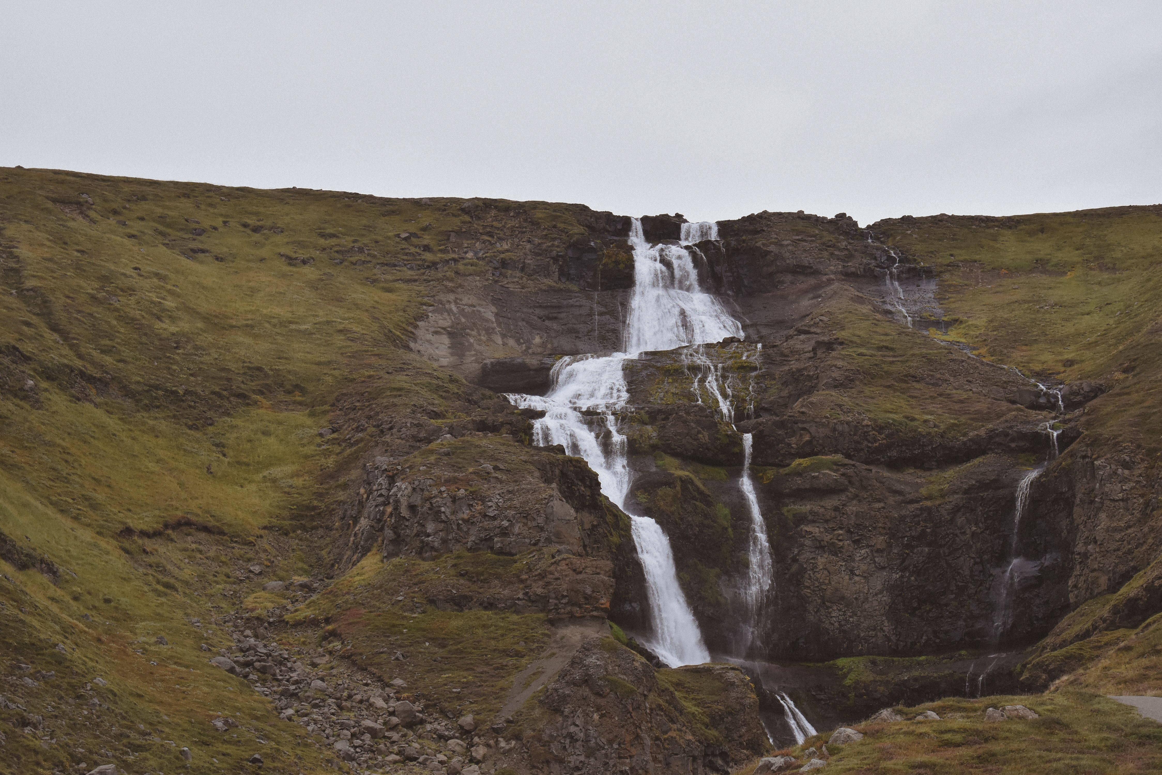 Rjukandafoss na islandia